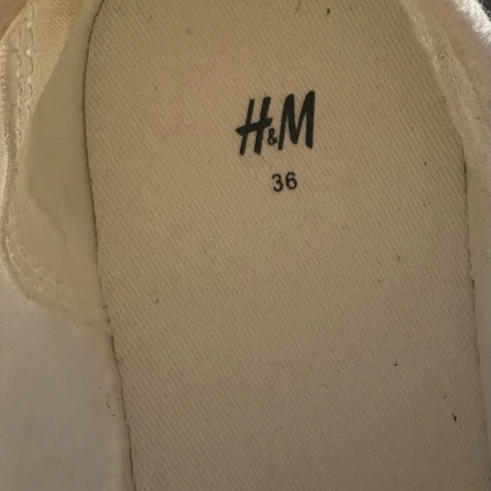 H&M off White Canvas Sneakers Classic Style size 5‎ or EUR 36